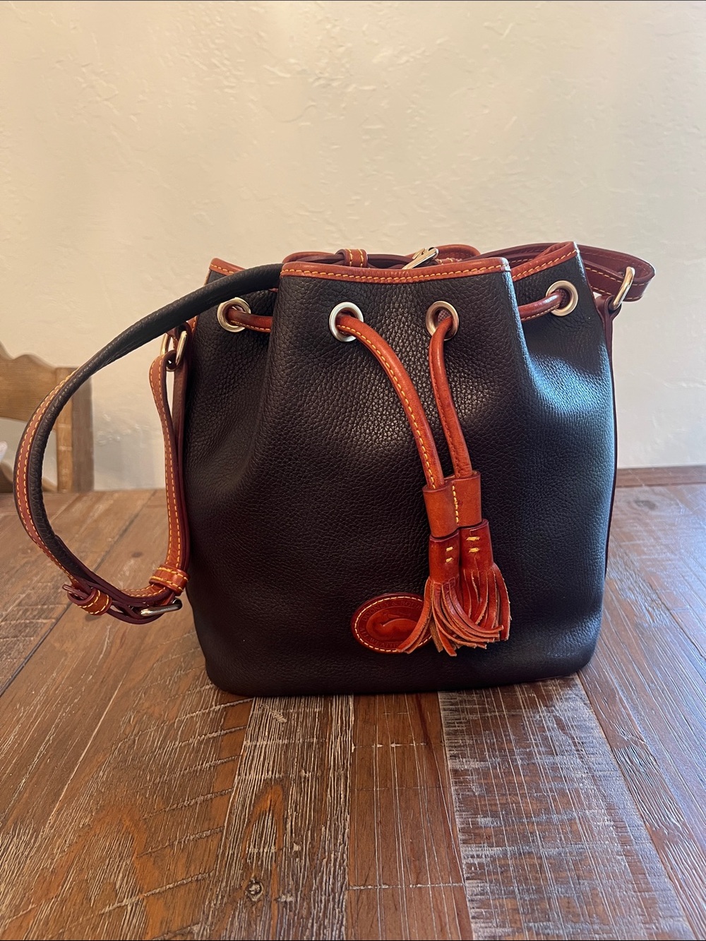 Vintage Kendall Dooney & Bourke Black Leather Drawstring Bucket Tote Bag